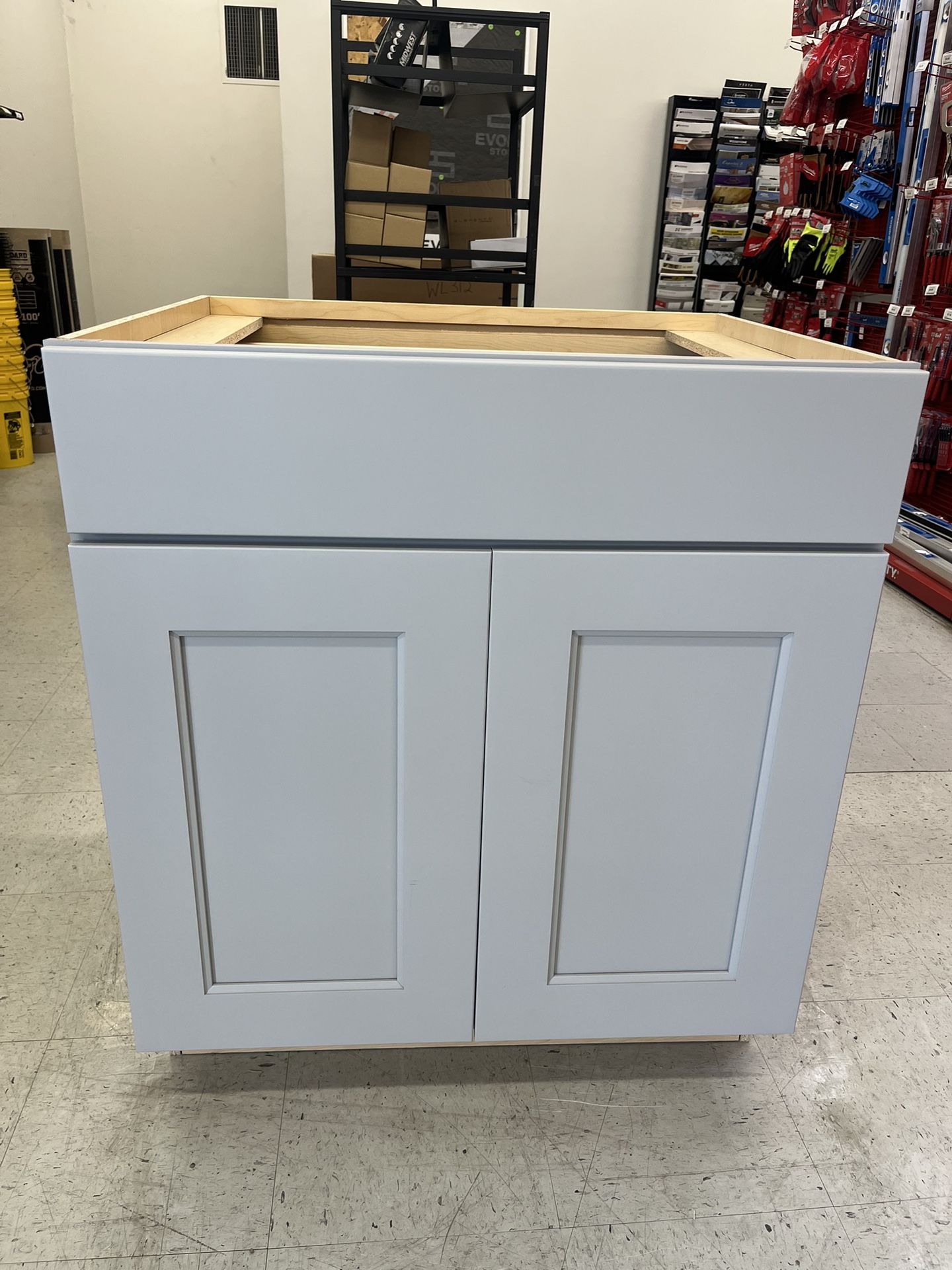 Base cabinet