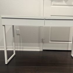 IKEA Besta Burs Desk High Gloss White