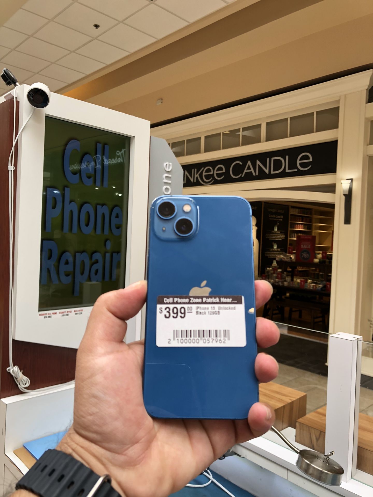 iPhone 13 - 128 GB Unlocked