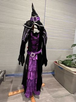 Costume: witch
