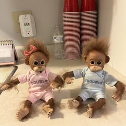 ASHTON DRAKE DOUBLE TROUBLE POSABLE BABY ORANGUTAN TWINS