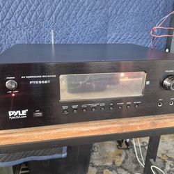 PYLE AV SURROUND RECEIVER// PT696BT// with  BLUETOOTH,  HDMI,  AM - FM, AUX, in very good condition