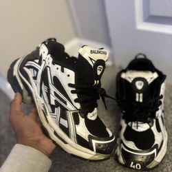 Balenciaga Runner