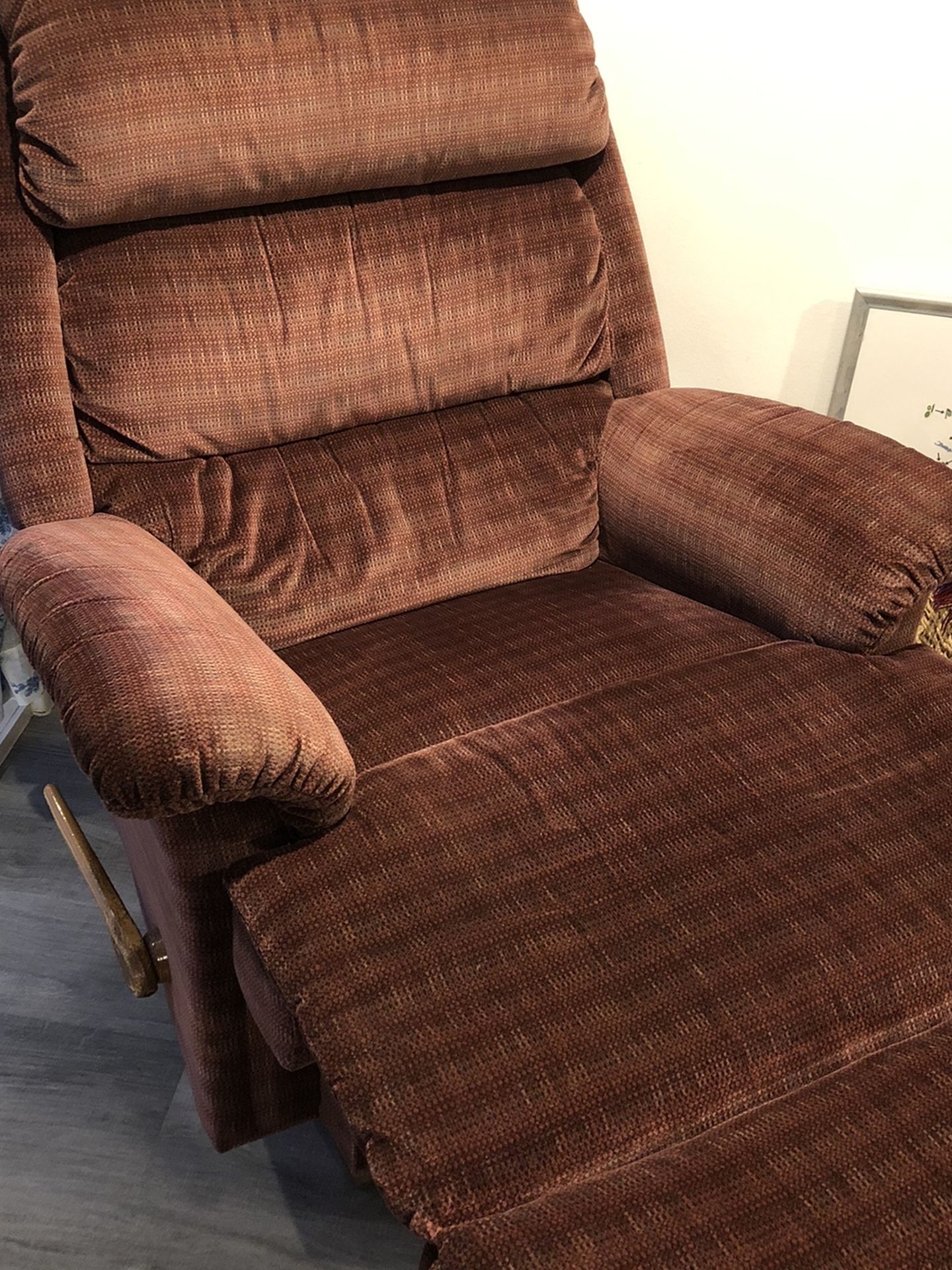 Rocker Recliner Armchair Lax-e-Boy Type Couch