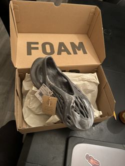 Yeezy Foam Runners Size 5