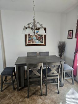 Matching living and dining room full sets, excellent condition