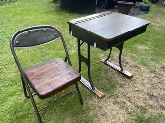 Kids Desk - $20