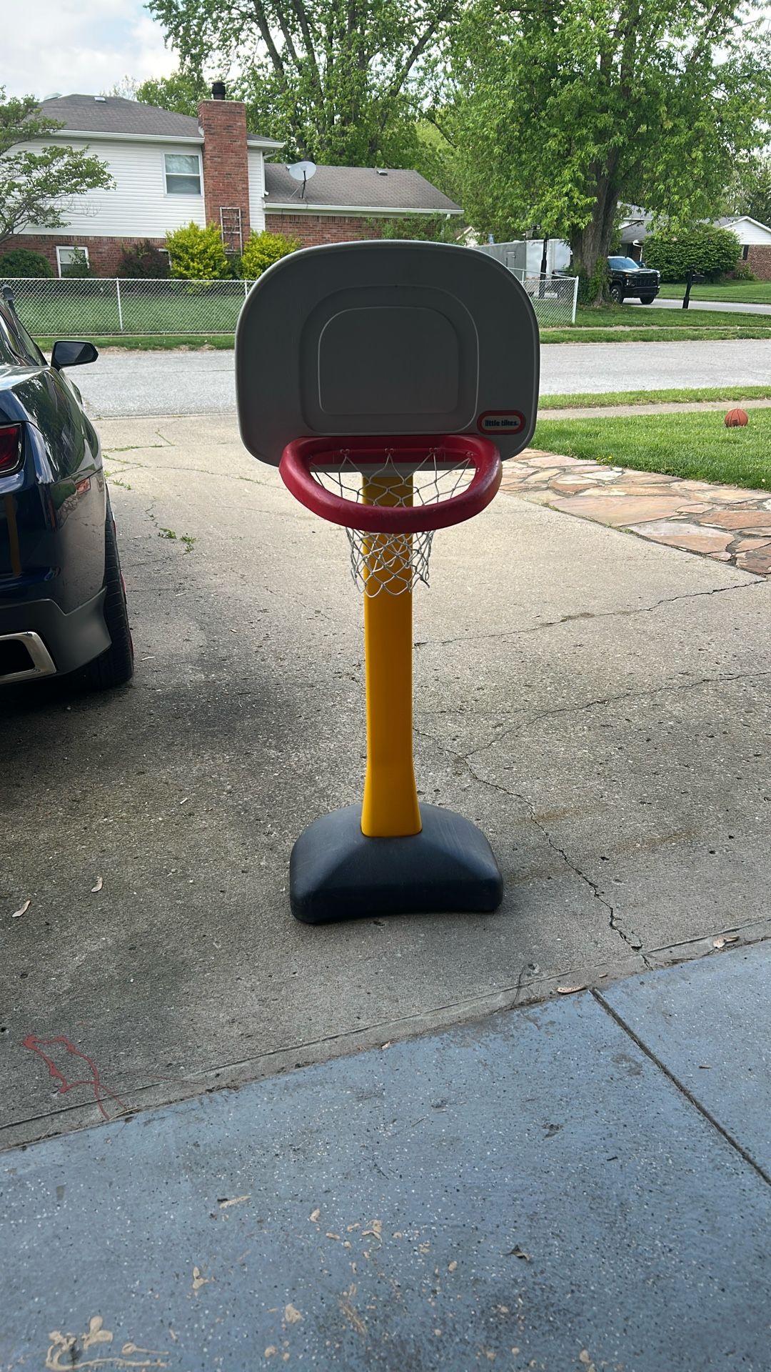 Toddler basketball hoop