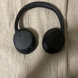 Sony WH-CH720N Noise Canceling Wireless Headphones Bluetooth Over The Ear  Headset with Microphone and Alexa Built-in for Sale in Houston, TX - OfferUp