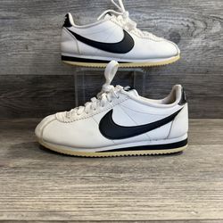 Women’s NIKE Cortez Black White Sneakers Shoes Size 6