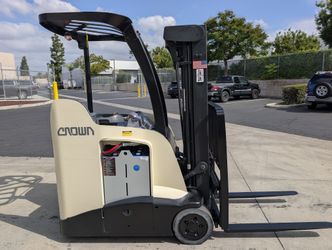 2015 Crown RC5535-30 Stand-Up Counterbalance Forklift
