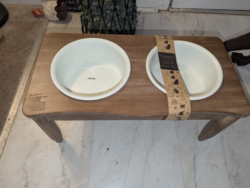 Elevated Pet Bowls