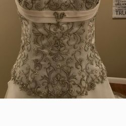 Gorgeous WEDDING GOWN Brand New