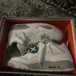 Jordan 4 Oreo- Size 10
