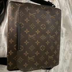 Louis Vuitton Auth Monogram Macassar District PM Crossbody