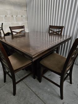Dinning Table 