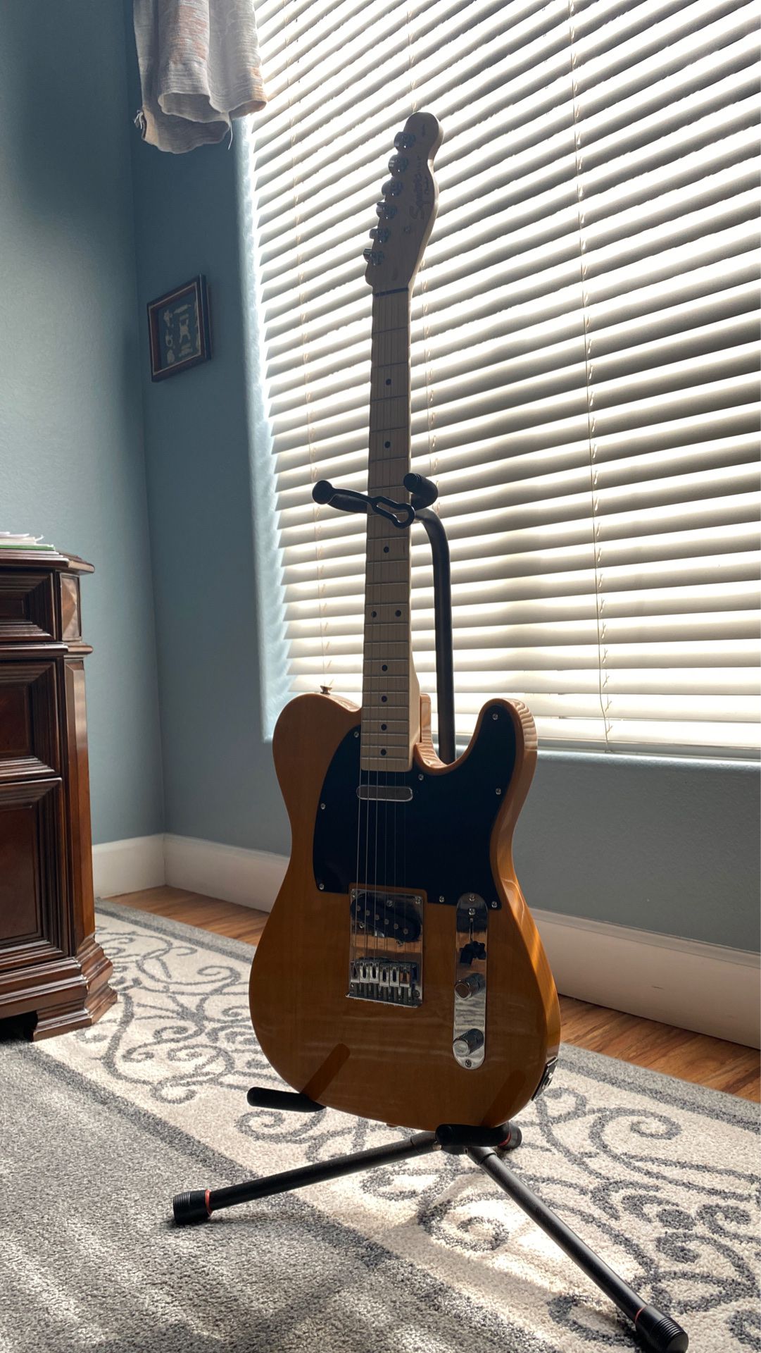 Squire telecaster electric guitar (Needs to be sold ASAP)
