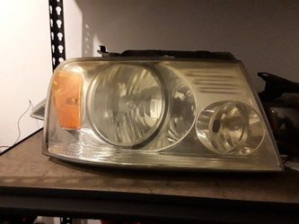 2007 ford f150 headlight