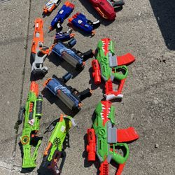 12 Nerf Guns 