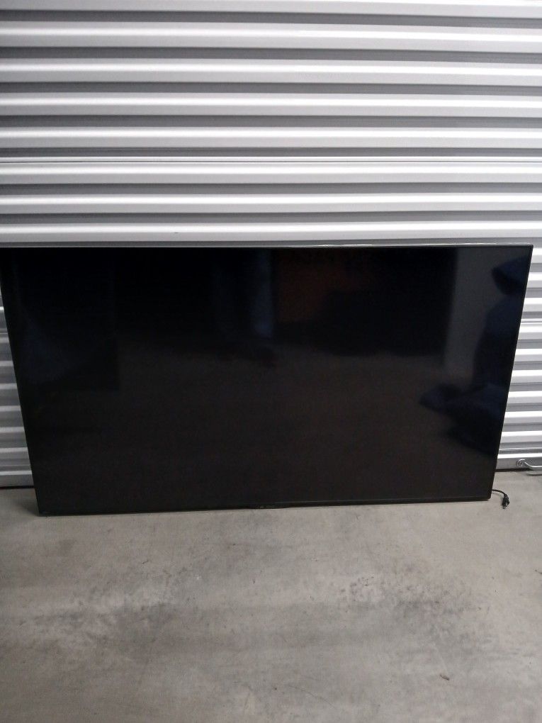 Sharp 75'inch Smart TV AQUOS 4K Ultra HD in Good Condition!!