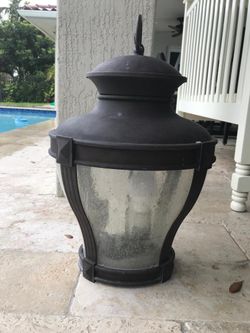 Hanging exterior lamp