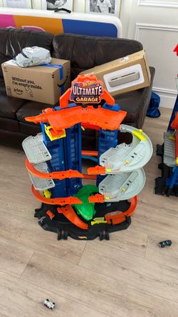 Hot Wheels Ultimate Garage (T-Rex)