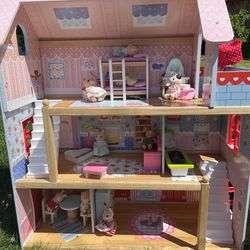 Kid Craft Doll House and Calico Critters