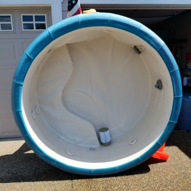 Hot Tub For Sale! No Electrician Needed