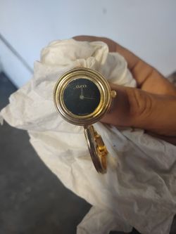 Gucci 1100L Interchangeable Bezel Bangle Watch