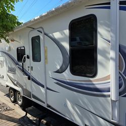 2014 Lance Camping Trailer