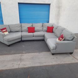 Modern sectional couch gray , like new
