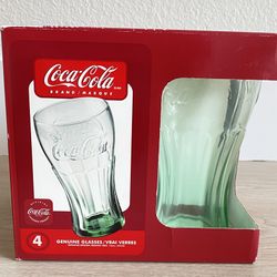 COCA COLA CLASSIC GLASS COLLECTIBLE 4 PACK, NEW!!