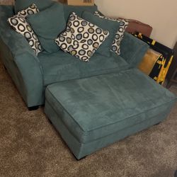 Big Chair (basically Brand New) 