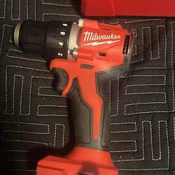 Compact drill
