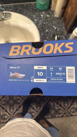 Brooks Ghost 17 Size 10