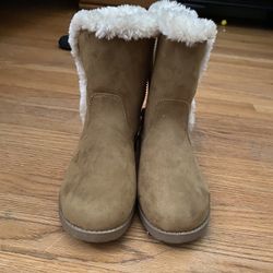 Boots Size 3
