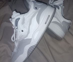 Mens white & Grey rope lace sneakers 10.5