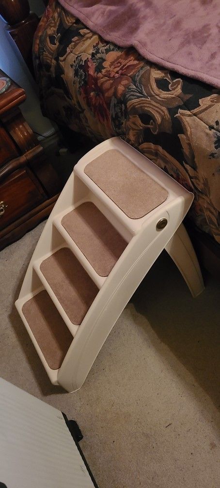 PetSafe Four Step Dog Steps 19 In High