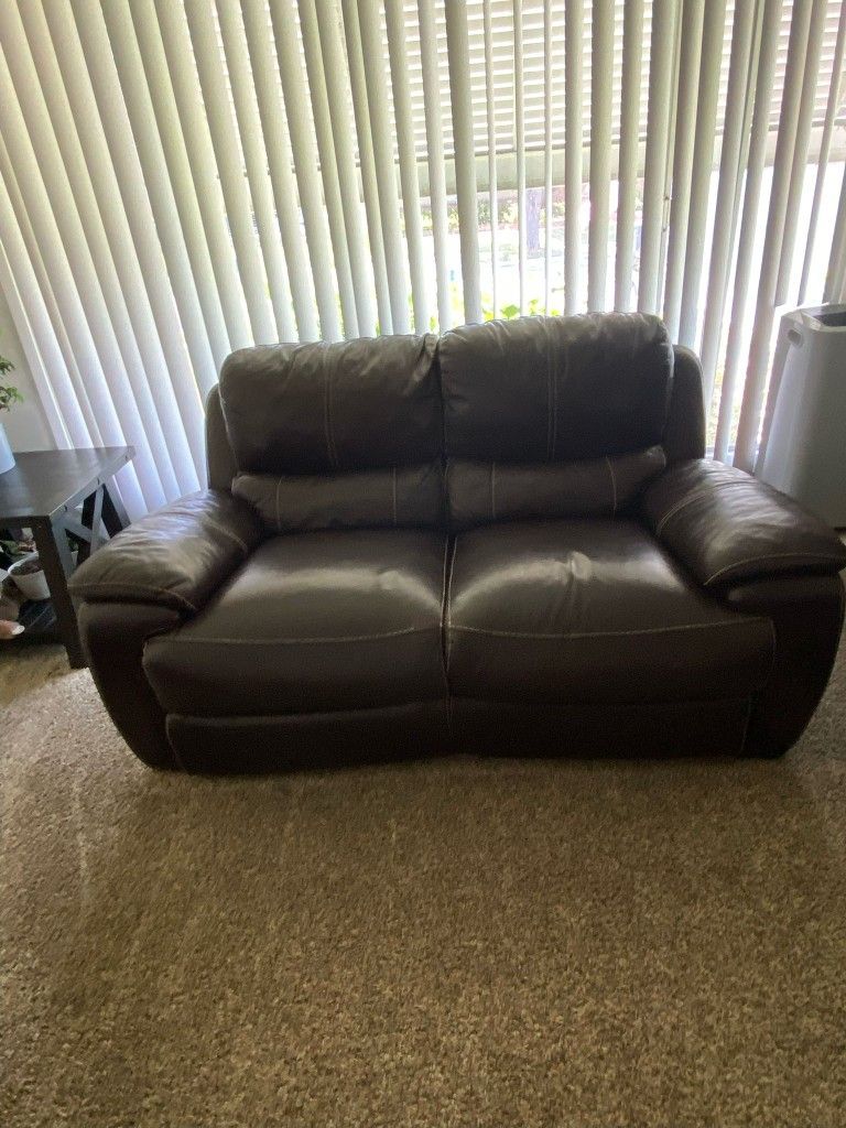 DOUBLE RECLINER LOVESEAT