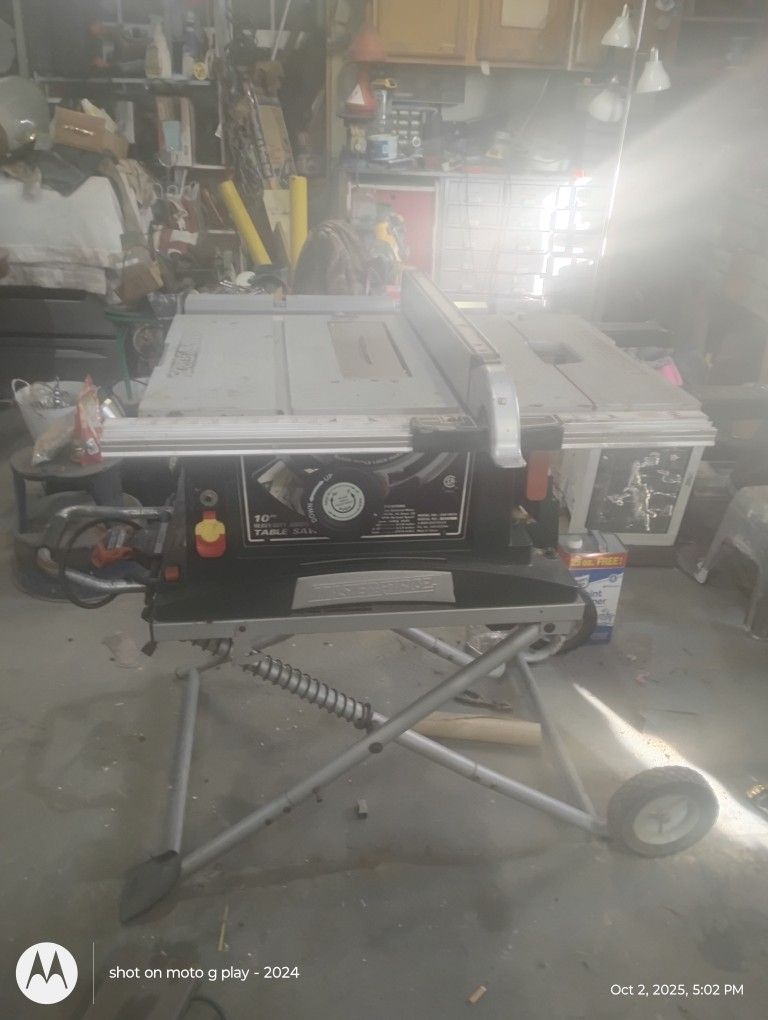 Mastercraft 10-in Folding Table Saw