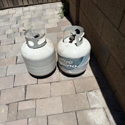 Vendo Estos Dos Tanques De Gas
