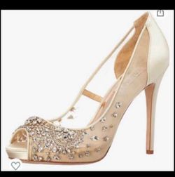 Badgley Mischka Pepper Pump
