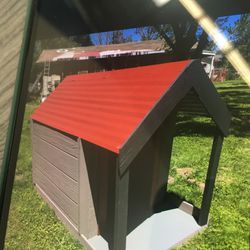 Red Roof Dog House.     $150 Cash.    Elroy Formula One Area.    