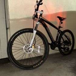 Marin Hardtail Mountain Bike — 27.5”, Aluminum, Hydraulic Brakes — PICKUP ONLY (91201)