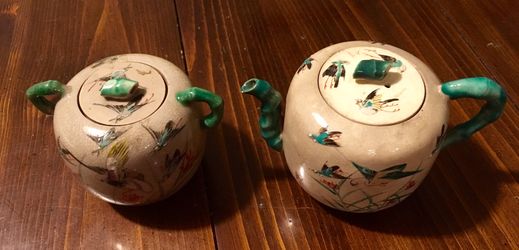 JAPANESE SATSUMA KINKOSAN TEAPOT AND SUGAR BOWL