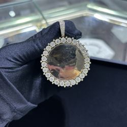 10k Gold Picture Charm