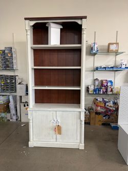 Cassandra Standard Bookshelf