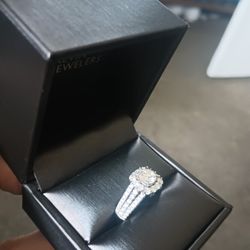 14k White Gold Diamond Ring Size 8