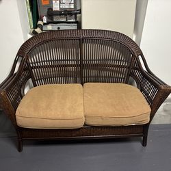 Loveseat Coastal with two pillows