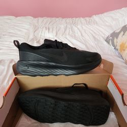 NIKE PROMINA MENS  SHOES $25